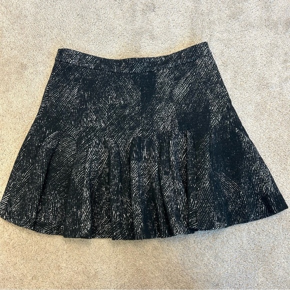 BANANA Republic black white abstract print skater circle skirt Sz 12 NWOT - Picture 5 of 12